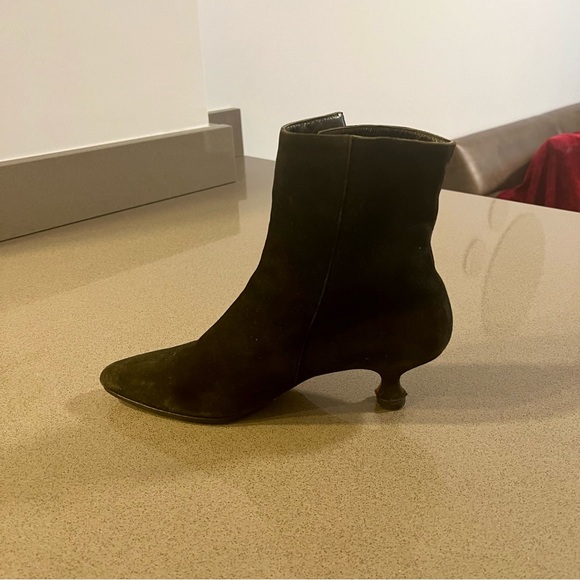 Vero Cuoio Suede Leather Button Up Ankle Boots - Black Kitten Heel Booties - Picture 3 of 9